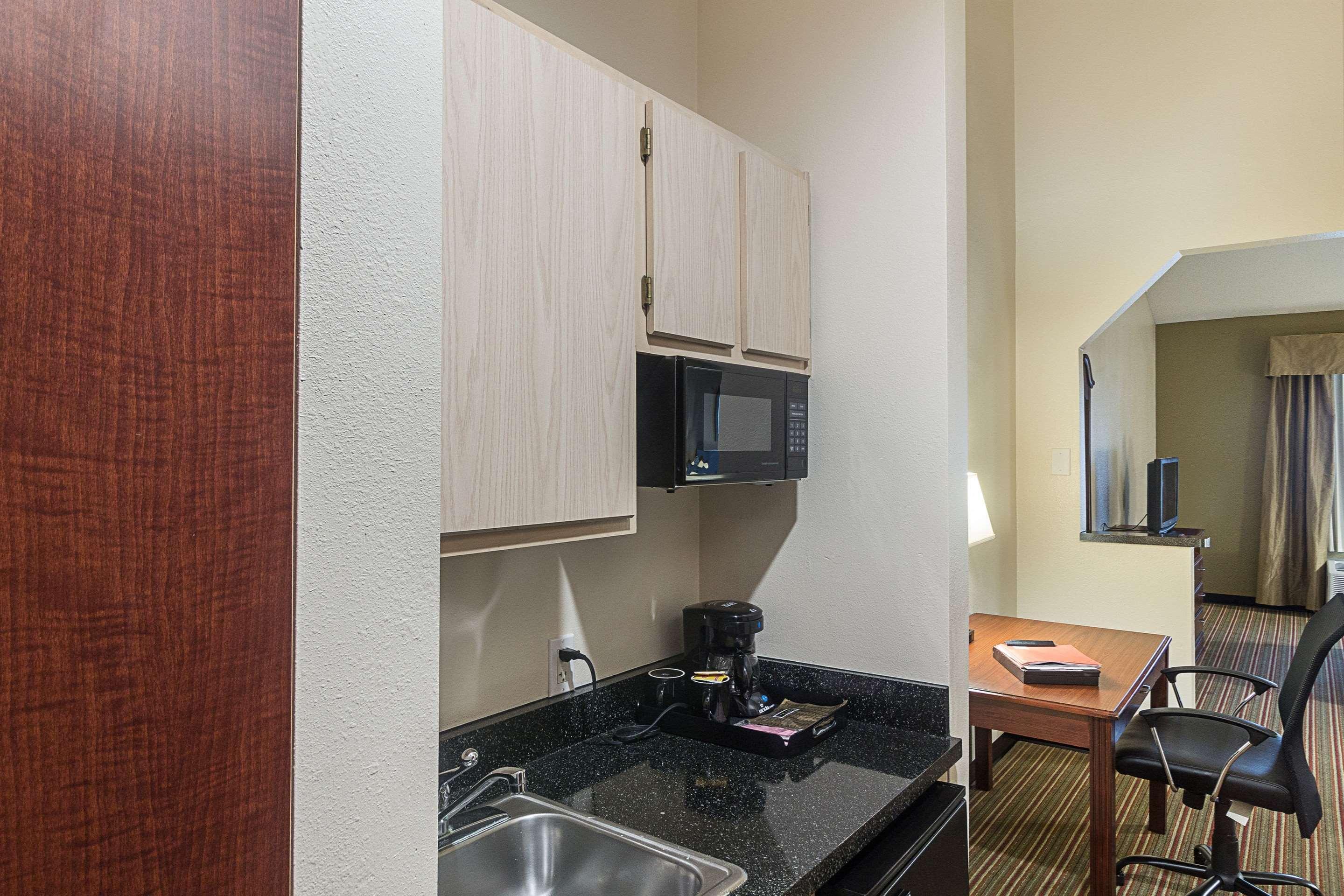 Quality Inn & Suites West Chase Houston Buitenkant foto
