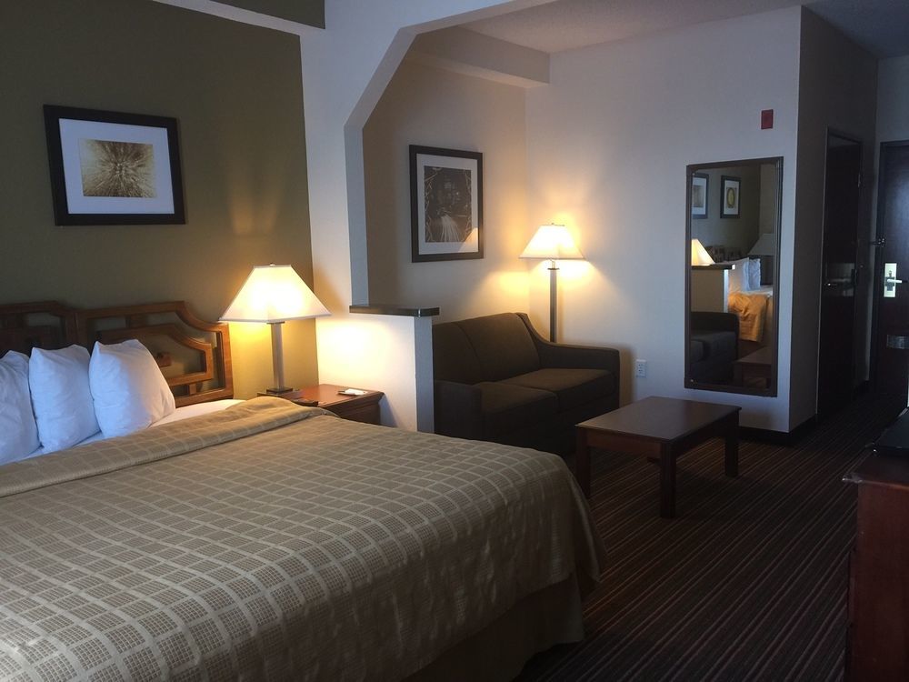 Quality Inn & Suites West Chase Houston Buitenkant foto