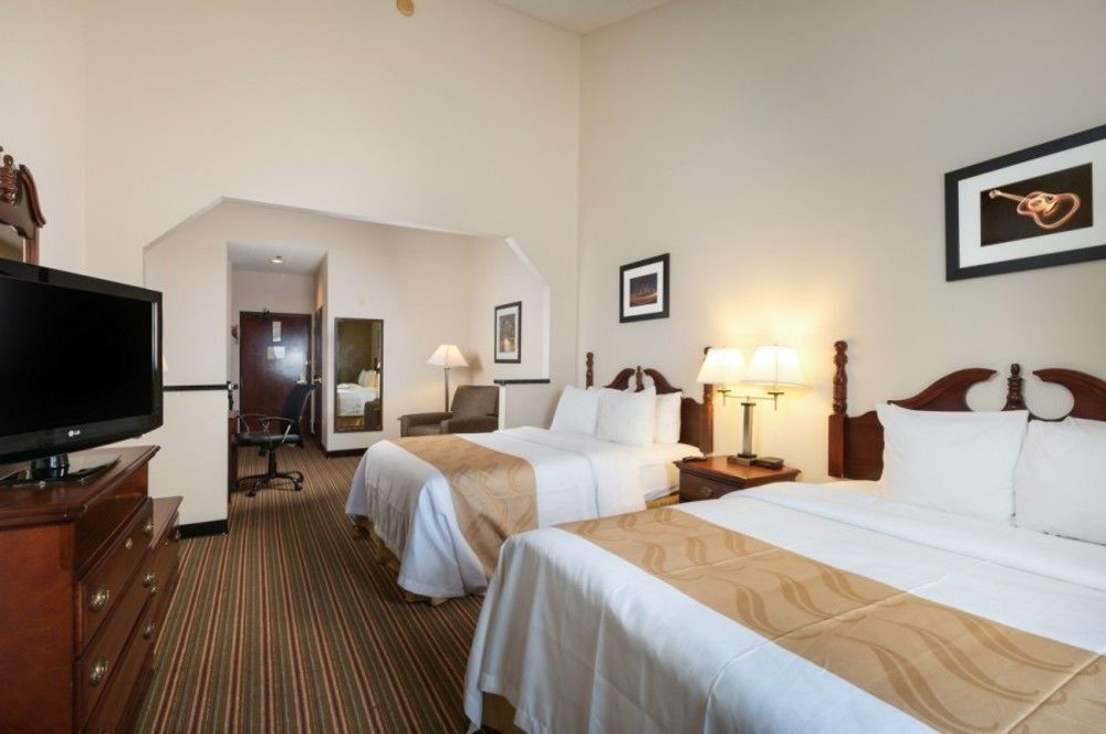 Quality Inn & Suites West Chase Houston Buitenkant foto